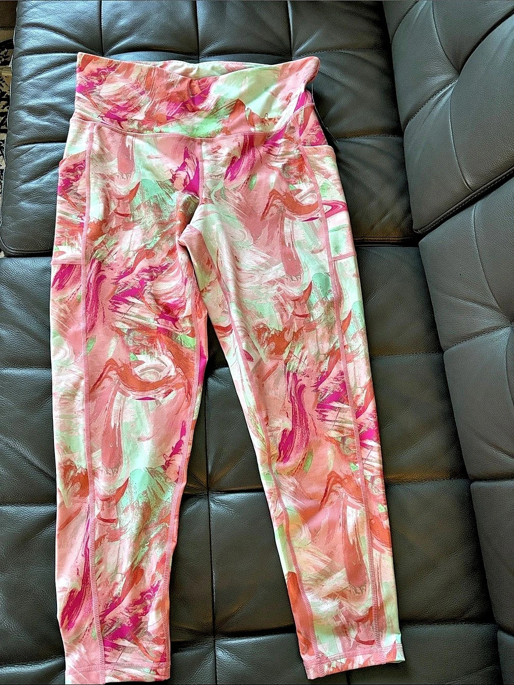 Abstract Print Leggings in Pink & Green Size Large NWT